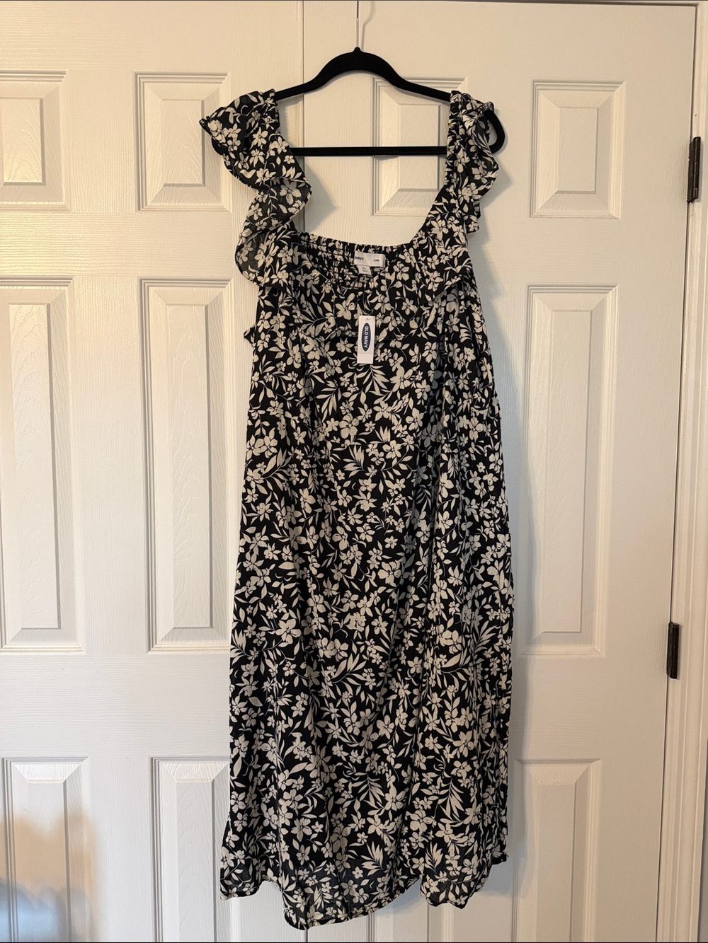 Old Navy Black and White Floral Cami Dress